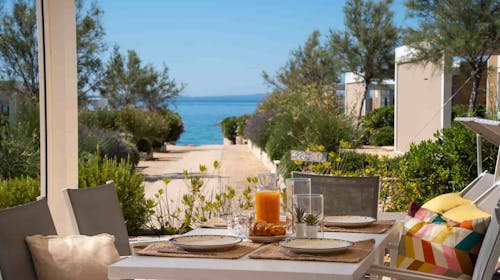 Terra Park Phalaris - Obiteljski kraj ljeta u savršenom kampu - Pinus Holiday Home, Novalja, Pag, Dalmacija, Hrvatska - 471 EUR - 2x noćenje u Pinus Holiday Home za do 5 osoba (4 odrasle osobe i 1 dijete do 11,99 godina), Posteljina i ručnici