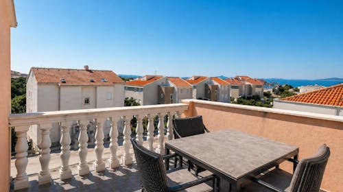 Peris Resort apartments - Kraj ljeta na Pagu - Dvosobni apartman, Novalja, Pag, Dalmacija, Hrvatska - 1.057 EUR - 7x noćenje u dvosobnom apartmanu (3+2) za 5 osoba, Korištenje vanjskog bazena