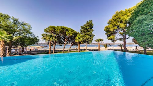 Ilirija Resort - Hotel Adriatic - Last minute zabavno ljeto s punim pansionom, Biograd na Moru, Dalmacija, Hrvatska - 1.075 EUR - 5x noćenje u dvokrevetnoj Superior sobi za 2 osobe (1 dijete do 12 godina i 1 dijete do 7 godina besplatno), Puni pansion