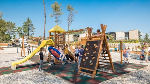 Santa Marina Boutique Camping - Obiteljski odmor u Poreču, Poreč, Istra, Hrvatska - 250 EUR - 4x noćenje u Family Prestige mobilnoj kućici za do 6 osoba, Posteljina i ručnici