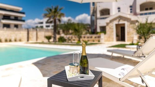 Chateau Dabo Luxury Pool Apartments - Kraj ljeta na Pagu, Novalja, Hrvatska - 1.750 EUR - 7x noćenje u dvosobnom apartmanu (4+2) za 6 osoba, Korištenje vanjskog bazena