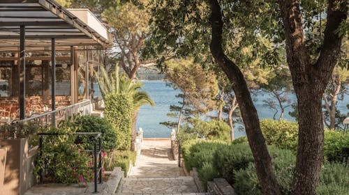 Aminess Senses Resort - Obiteljska jesen sa all inclusive light na Hvaru, Vrboska, otok Hvar, Hrvatska - 216 EUR - 2x noćenje u dvokrevetnoj Superior sobi s balkonom za 2 osobe (1 dijete do 9,99 godina besplatno), All inclusive light