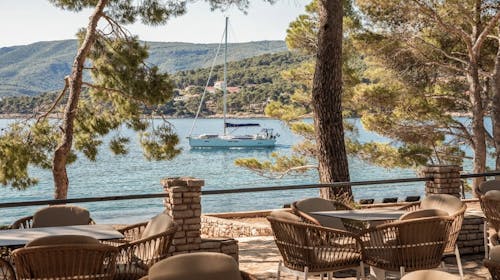 Aminess Senses Resort - Obiteljski kraj ljeta sa all inclusive light na Hvaru, Vrboska, otok Hvar, Hrvatska - 270 EUR - 2x noćenje u dvokrevetnoj Superior sobi s balkonom za 2 osobe (1 dijete do 9,99 godina besplatno), All inclusive light