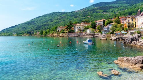Hotel Lovran - Last minute ljetni vikend odmor u Lovranu, Lovran, Hrvatska - 280 EUR - 2x noćenje u dvokrevetnoj Standard sobi s pogledom na ulicu za 2 osobe (1 dijete do 6,99 godina besplatno), Buffet doručak