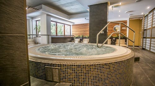 Hotel Bassiana Sarvar - Adults Only odmor, Sárvár, Mađarska - 395 EUR - 4x noćenje u Royal sobi za 2 osobe, Polupansion