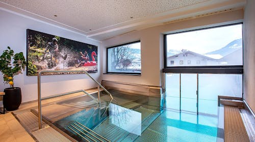 Hotel Zum Pinzger - Autentičan alpski odmor u Tirolu, Stumm im Zillertal, Austrija - 511 EUR - 3x noćenje u Standard dvokrevetnoj sobi s balkonom (2+0) za 2 osobe, Polupansion (bogat buffet doručak i večera u 4 slijeda s vegetarijanskim opcijama, uključujući salatni buffet)