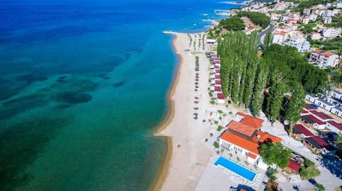 Kamp Almissa - Odmor u Dalmaciji - Mobilna kućica Adria Superior - Posebna akcijska cijena, Omiš, Dalmacija, Hrvatska - 603 EUR - 3x noćenje u mobilnoj kućici Adria Superior 4+1 (C2 zona, zadnji red) za do 5 osoba (4 odrasle osobe i 1 dijete do 11,99 godina), Korištenje posteljine i ručnika