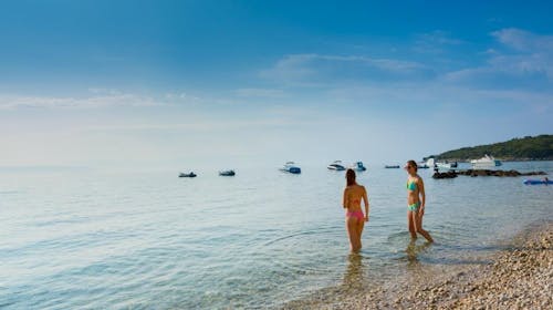 Magal Maradiso Hotel by Aminess - Ljeto u Njivicama na Krku, Njivice, Krk, Hrvatska - 600 EUR - 3x noćenje u Comfort dvokrevetnoj sobi u annexu za 2 osobe (1 dijete do 9,99 godina besplatno), Polupansion